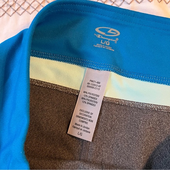 Large cropped athletic pants - Picture 5 of 5